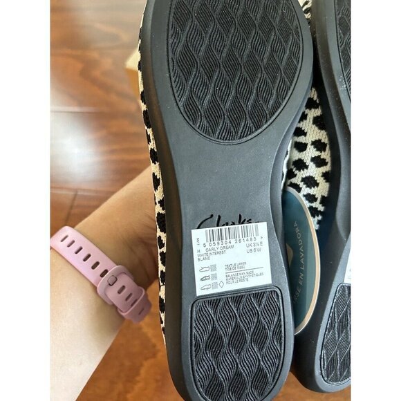 Clarks NWT Carly Dream Loafer White Interest Polka Dot Knit 6 W Soft NEW - Picture 9 of 9